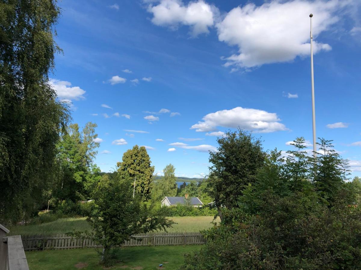 Luxury Villa By Lake Welcome You Hjo Exteriör bild