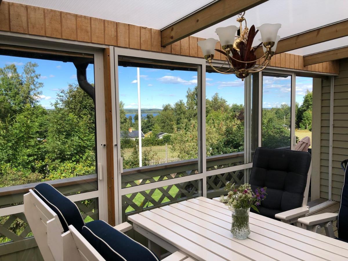 Luxury Villa By Lake Welcome You Hjo Exteriör bild