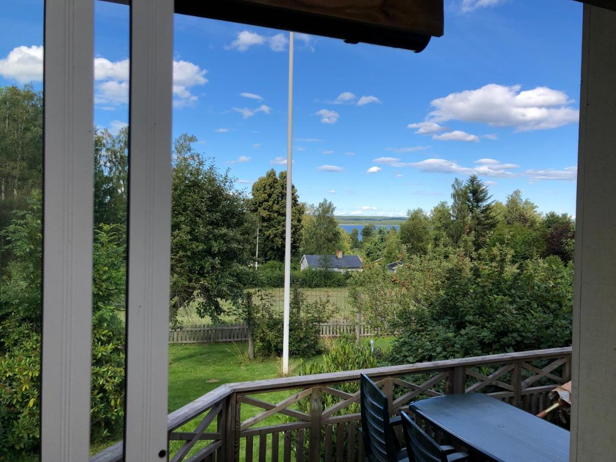 Luxury Villa By Lake Welcome You Hjo Exteriör bild