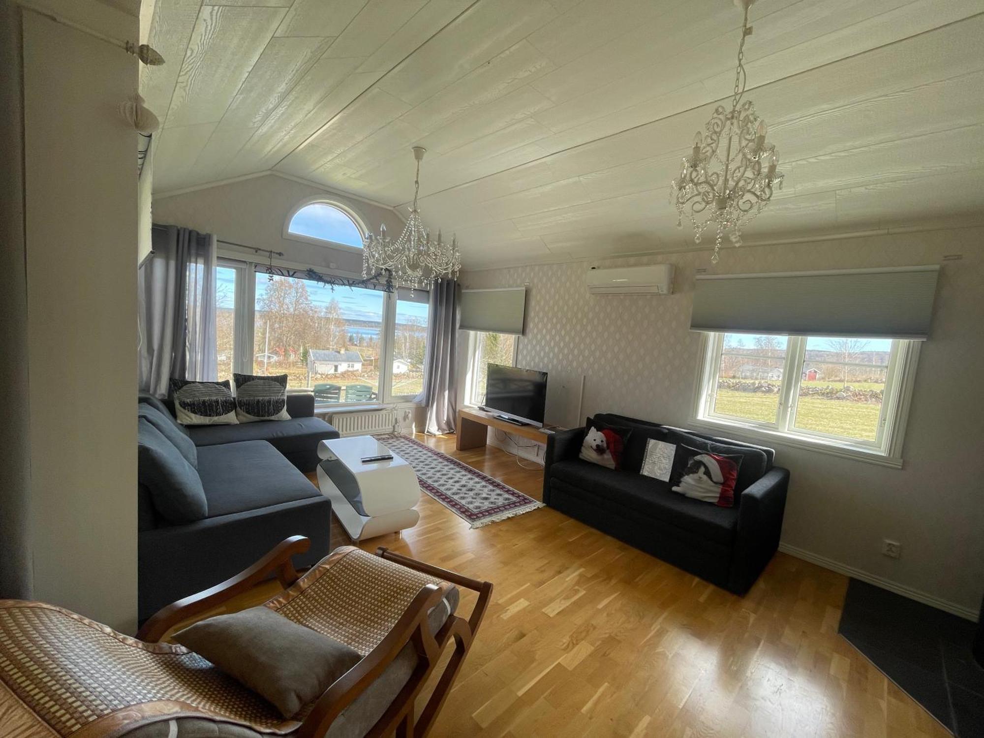 Luxury Villa By Lake Welcome You Hjo Exteriör bild